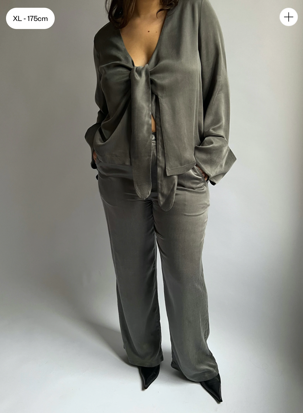 DJERF AVENUE TIE TOP LONG SLEEVE IN COLOUR STORM MODLEL SIZE XL